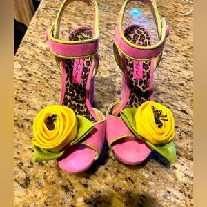 Betsey Johnson wedge heal